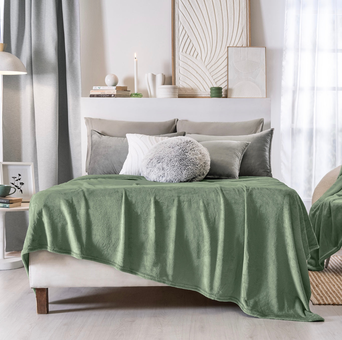 Novo Olive Reversible Lightweight Blanket - Soft Cozy Bedding with Triangular Quilt Pattern for All Season Comfort - Vianney Comforter